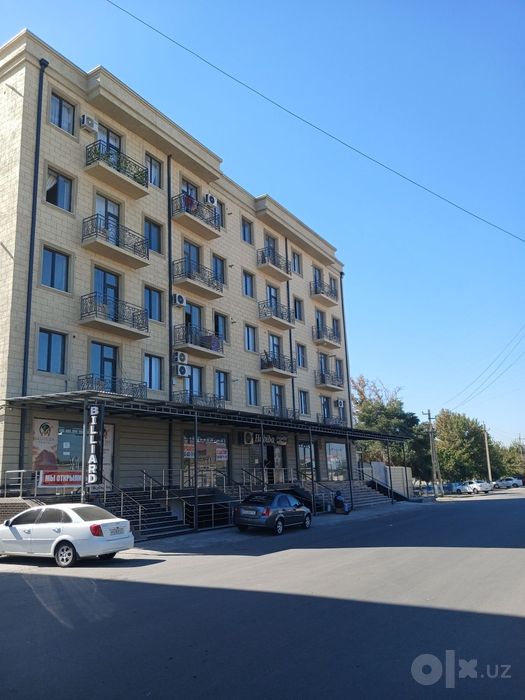 2 хонали квартира сотилади 80 КВ Шарк  Алмактум газлик дом 4 етажида