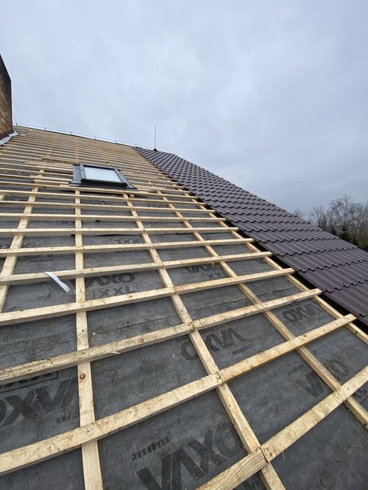 Reparatii acoperisuri montaj tigla metalica dulgherie terase mansarde