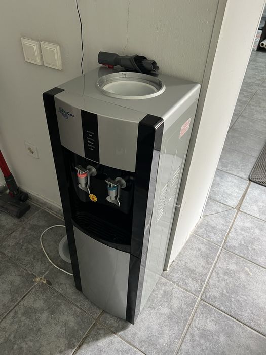 продам офисные шкавы тумбы столы