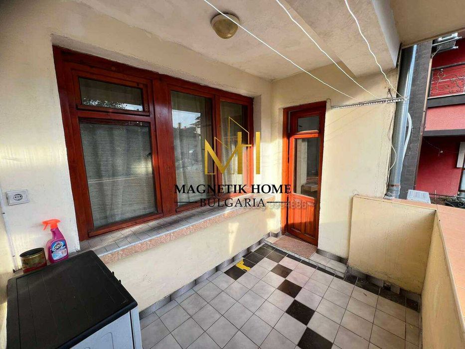 Дава се под наем Двустаен апартамент в Бургас, Възраждане - 65 кв.м за 306 € - Снимка #2