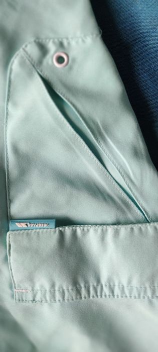 Продавам дамски сърф бански Trespass, размер S