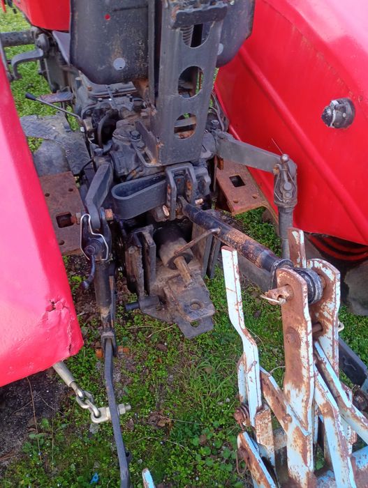 Vând tractor utb445