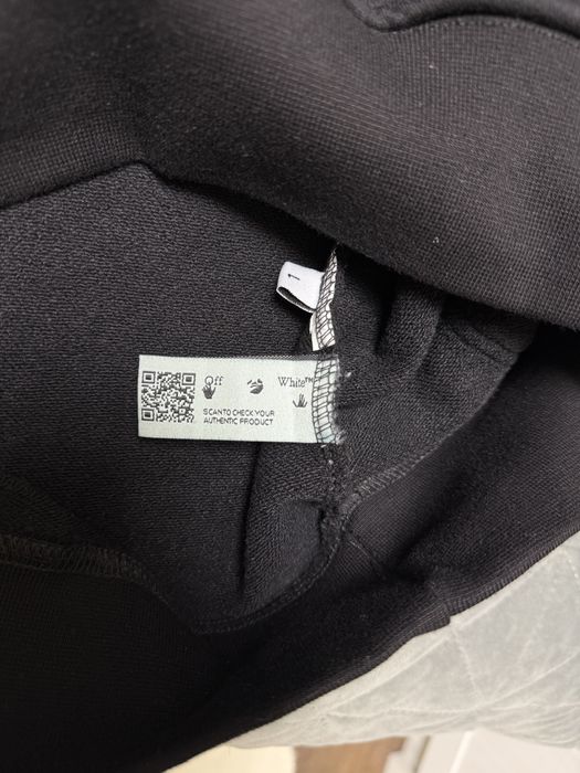 Off white суитшърт