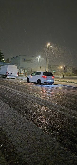 Продавам   голф  6  р