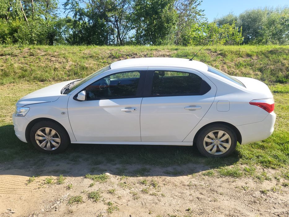 Vând Citroen elysee
