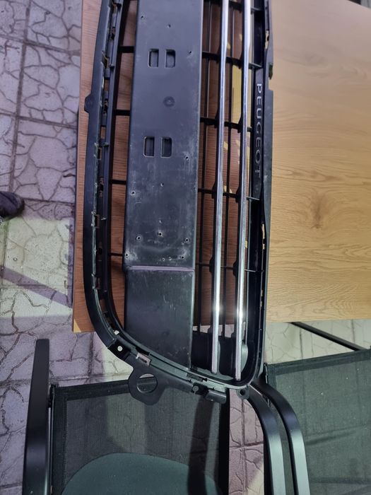 Маска предна броня Пежо 508