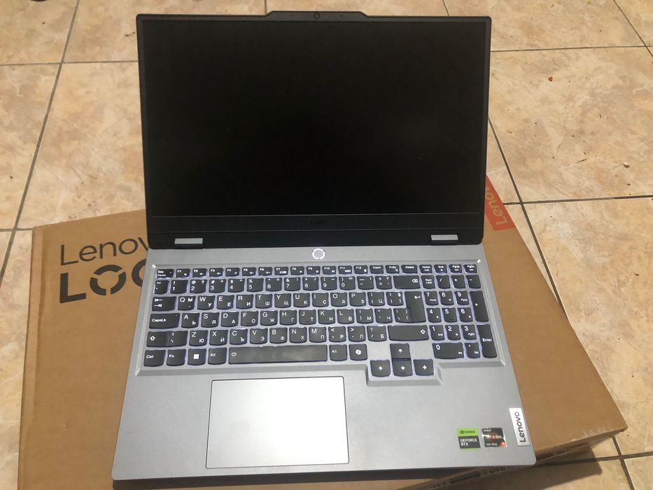 Лаптоп Леново нов