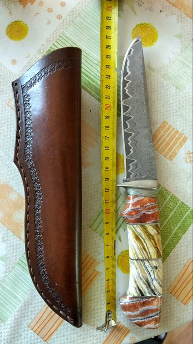 Уникален нож от дамасков ламинат