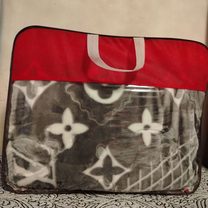 Новое одеяло продаётся.