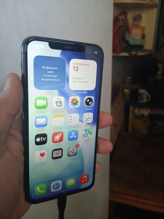 iphone 11 pro max -256 g  ideal hoglatda