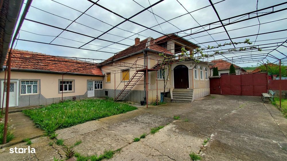 Casa langa Oradea 177 mp, 4800 mp teren – 77.500 Eur