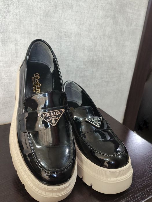 Туфли Prada женские