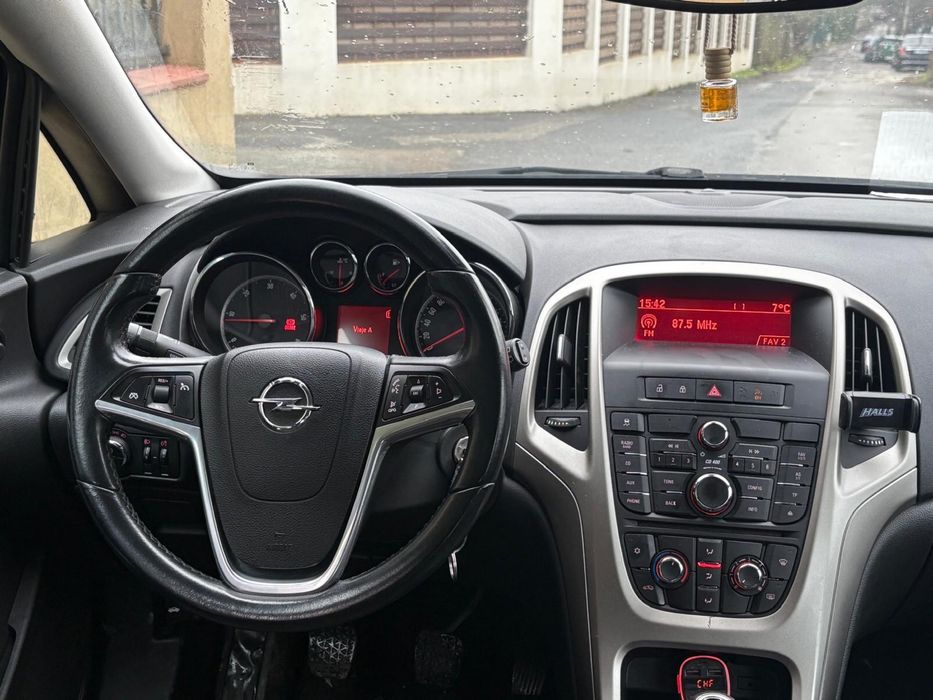 Opel Astra J 1.7 CDTI 110Cp 2010