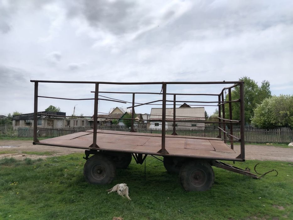 Продам трактор,прицепы