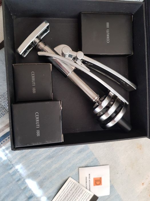 Луксозен комплект за вино cerutti 1881