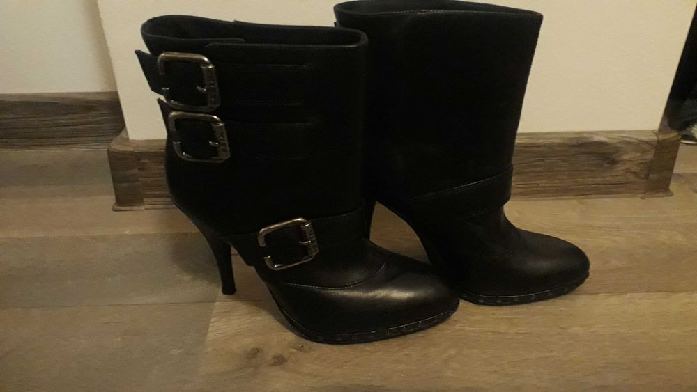 Боти "miss sixty" и Eliza