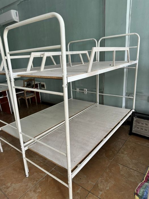 Крават двук ярсни