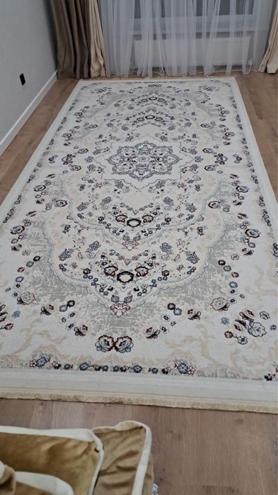 Продам ковер 2*4 недорого