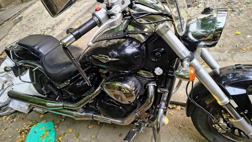 Vând motocicletă Suzuki Intruder M800 (VZ800)