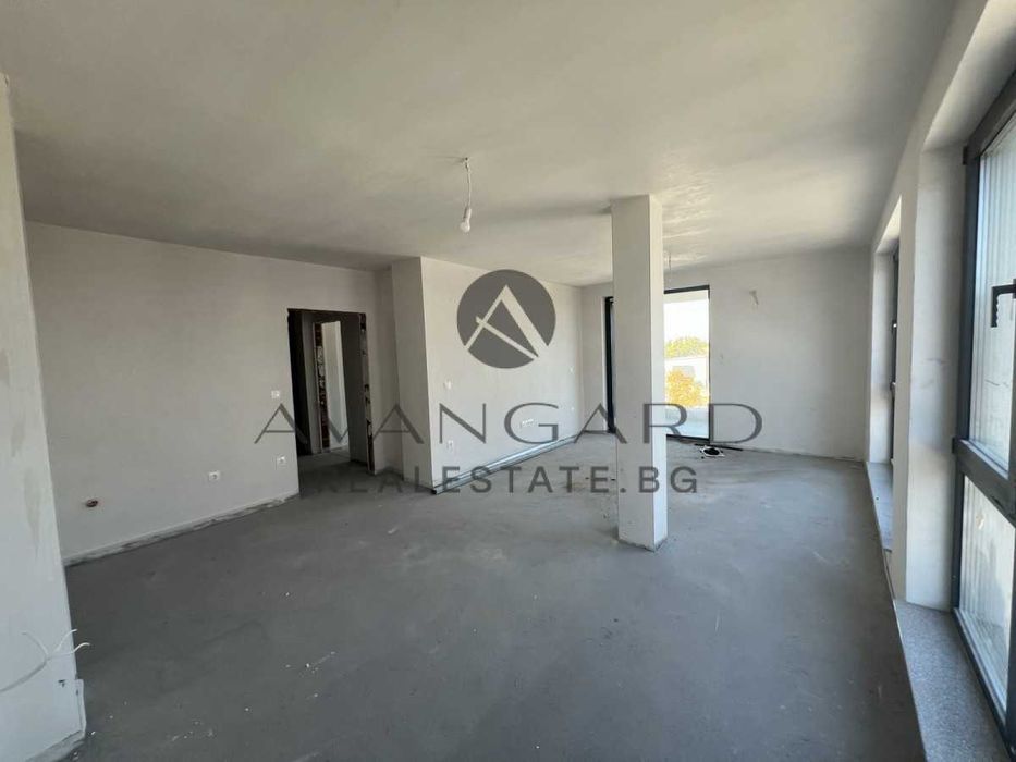 оф.21529 Тристаен апартамент / Кършияка