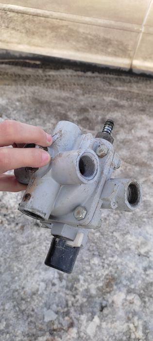 Тормозной кран прицепа