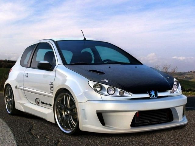 Peugeot 206 Coupe 1.4 бензин – 2002 г.