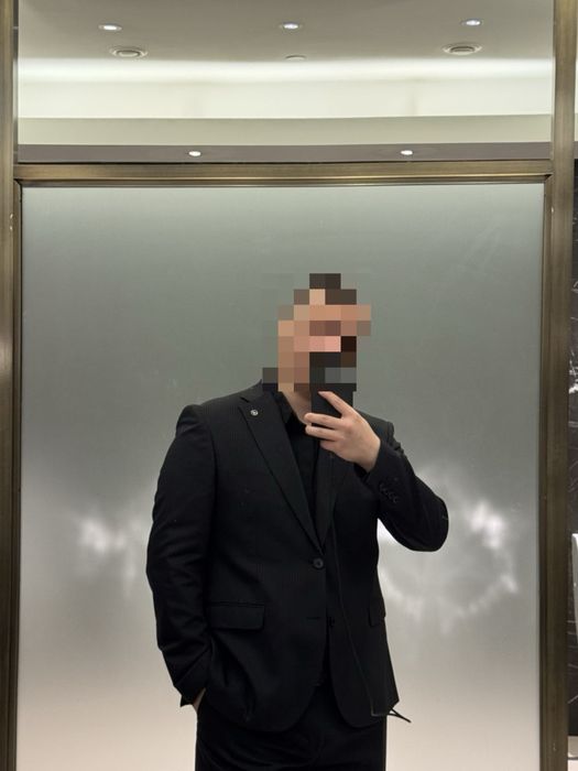 Продам костюм тройку Glasman