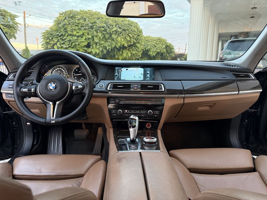BMW Seria 7 730d F01 2011 Trapa/Soft close/Clima 4 zone!!Proprietar!!