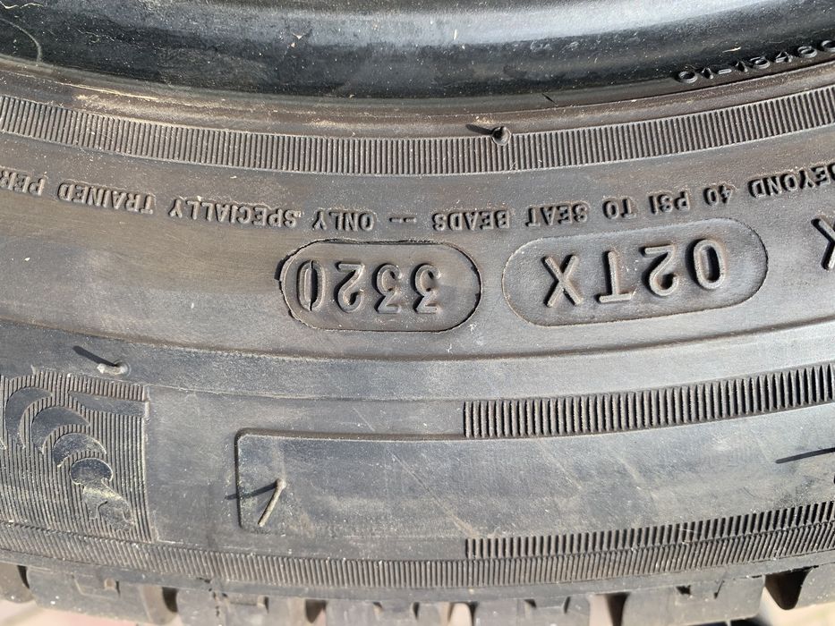 Vând cauciuc de vara