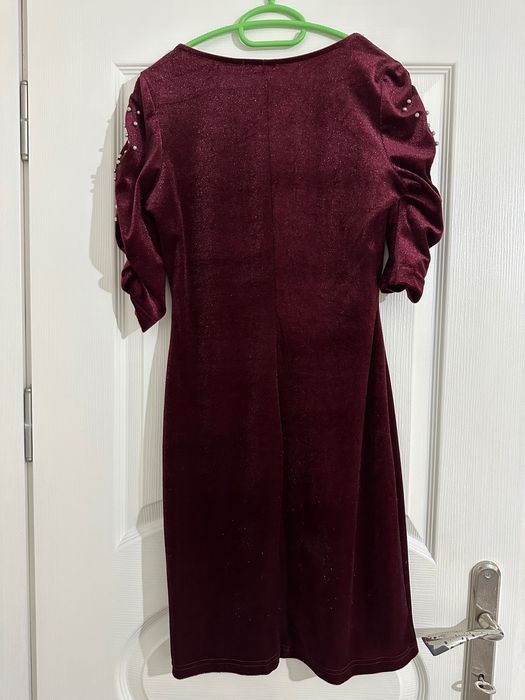 Продавам Бордо, кадифена рокля