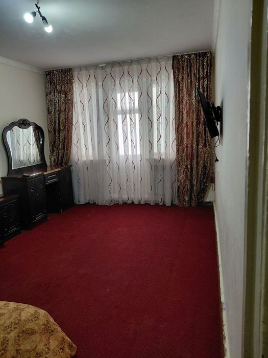 Сдается 1 ком кв в Чирчике 1 мкн 3 этаж на актибре