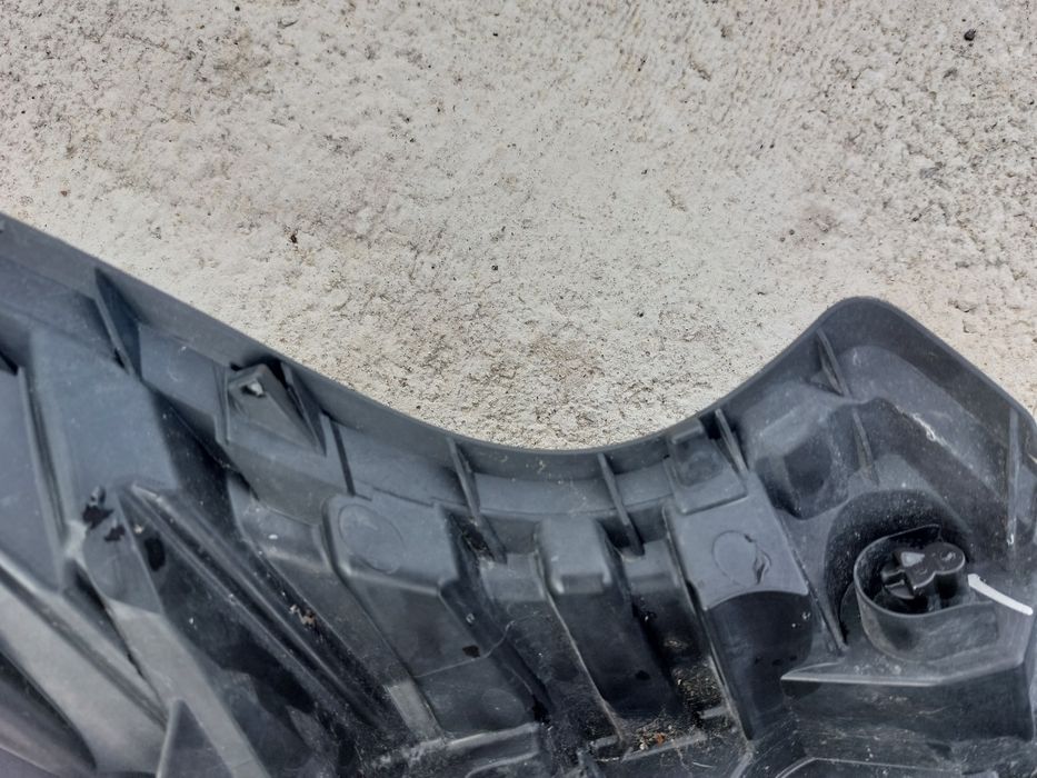 Renault Trafic 2019 десен фар