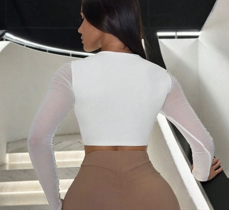 Бял къс топ с дълъг ръкав