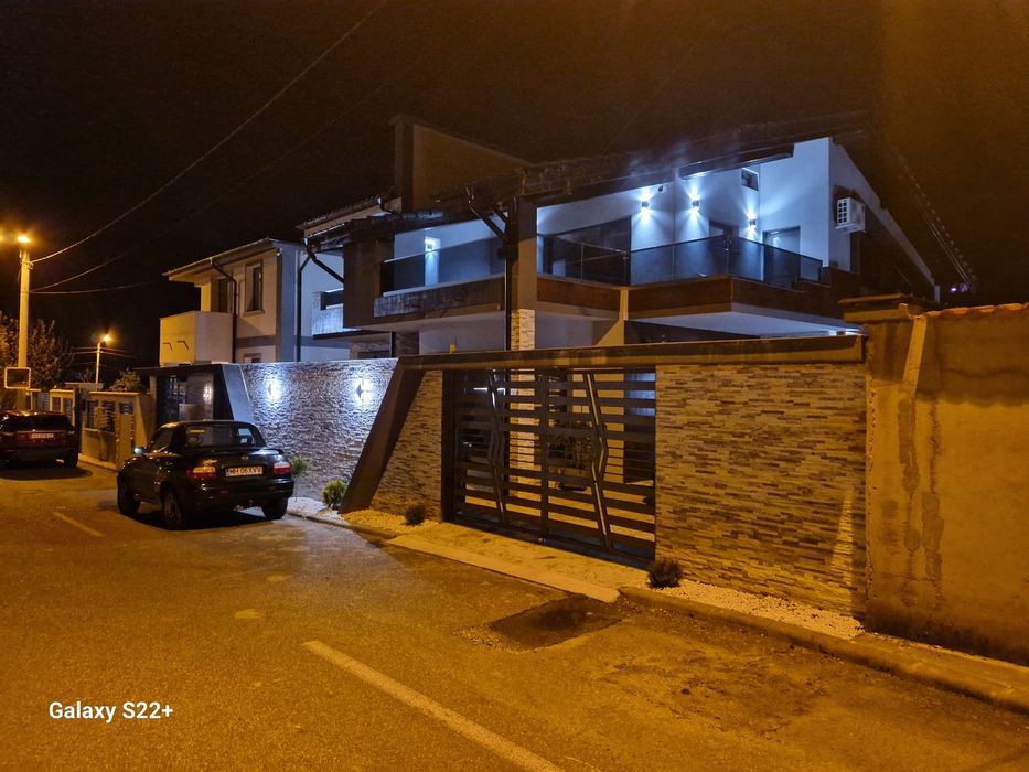 Vand casa P+1 zona Spitalul Judetean