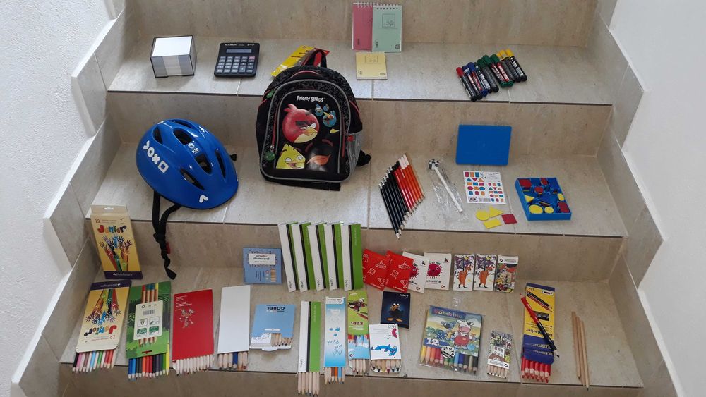 Rechizite pentru copii si obiecte de birotica ,noi.