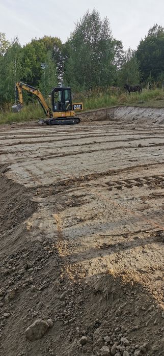 Prestari servicii cu miniexcavator și camioneta basculabila