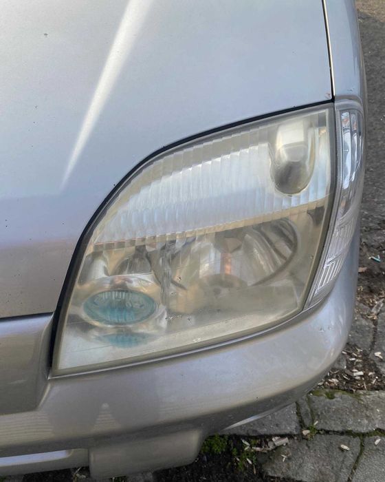 Професионално пастиране и полиране на фарове