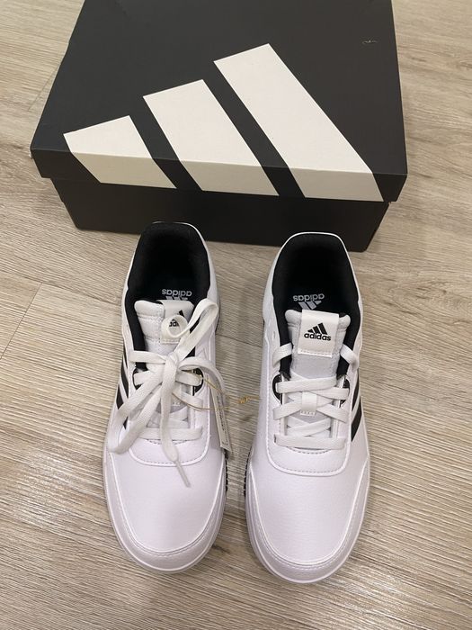 Adidas  размер 36 кроссовки оригинал кеды