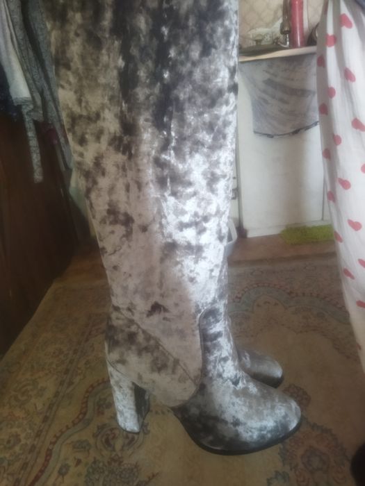 Продам красивые Сапоги.