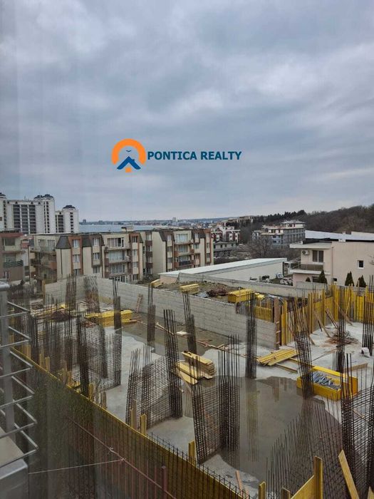 Тристаен с гледка море в Свети Влас