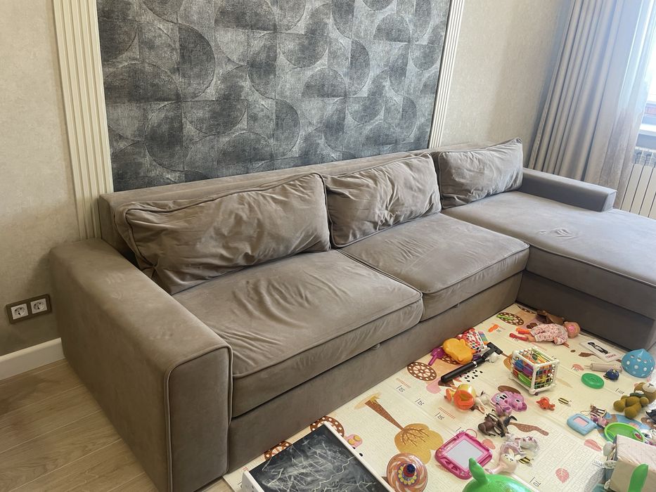 Продам Диван коричневый