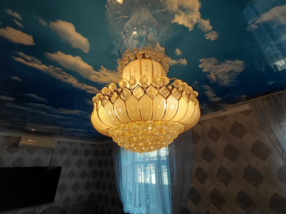 Продается люстра
