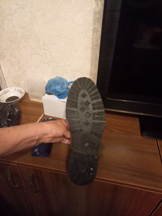 Продам мужские ботинки