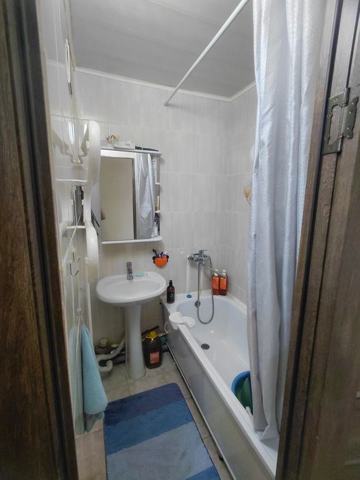 Продам 2 комн квартиру в центре