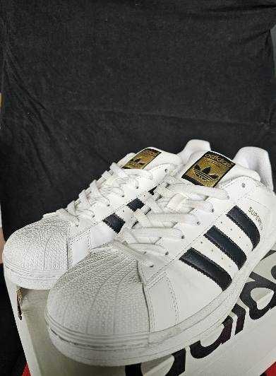 adidas Superstar