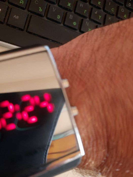 LED часовник и ICE часовник в отлично състояние на ниска цена