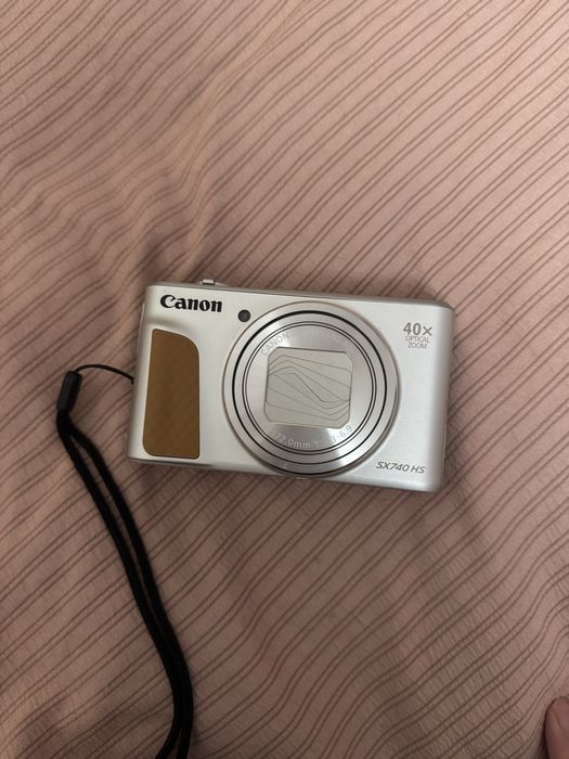 Canon PowerShot SX740 HS