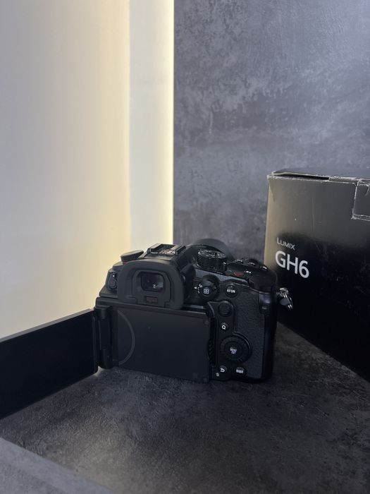 Проф Фотоаппарат Lumix GH6