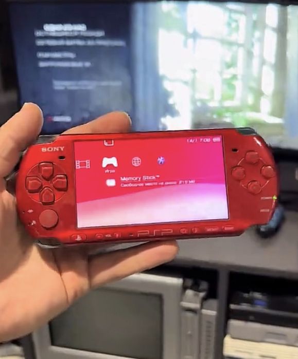 Psp 2000 красная