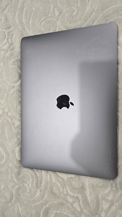 Macbook 2020 core i3